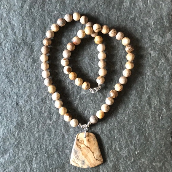 Jasper bead neckpiece - Picture 3 of 5